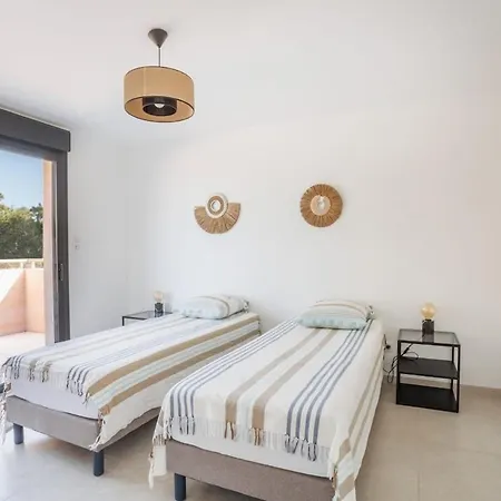 Vue époustouflante Village à Pied * Hyères